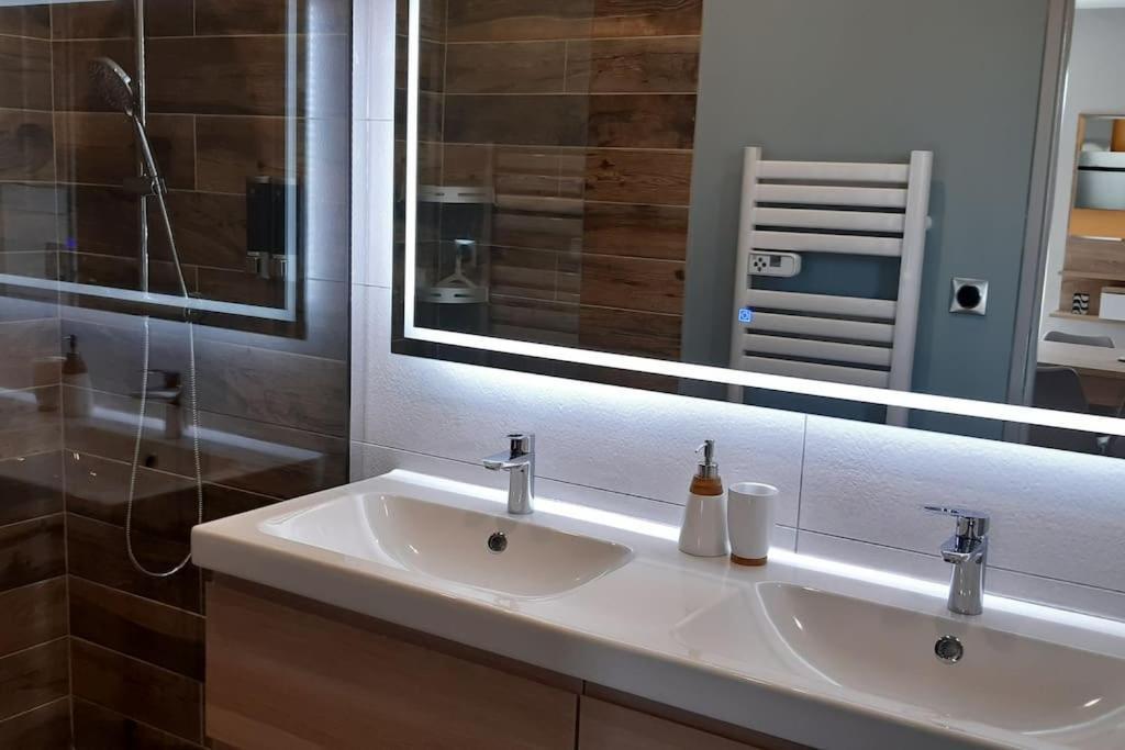 Villa Drome Jacuzzi La Maison D'A Cote Chatuzange-le-Goubet المظهر الخارجي الصورة